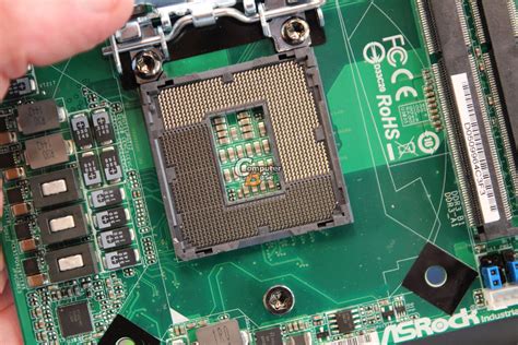 Intel Socket 1151 .